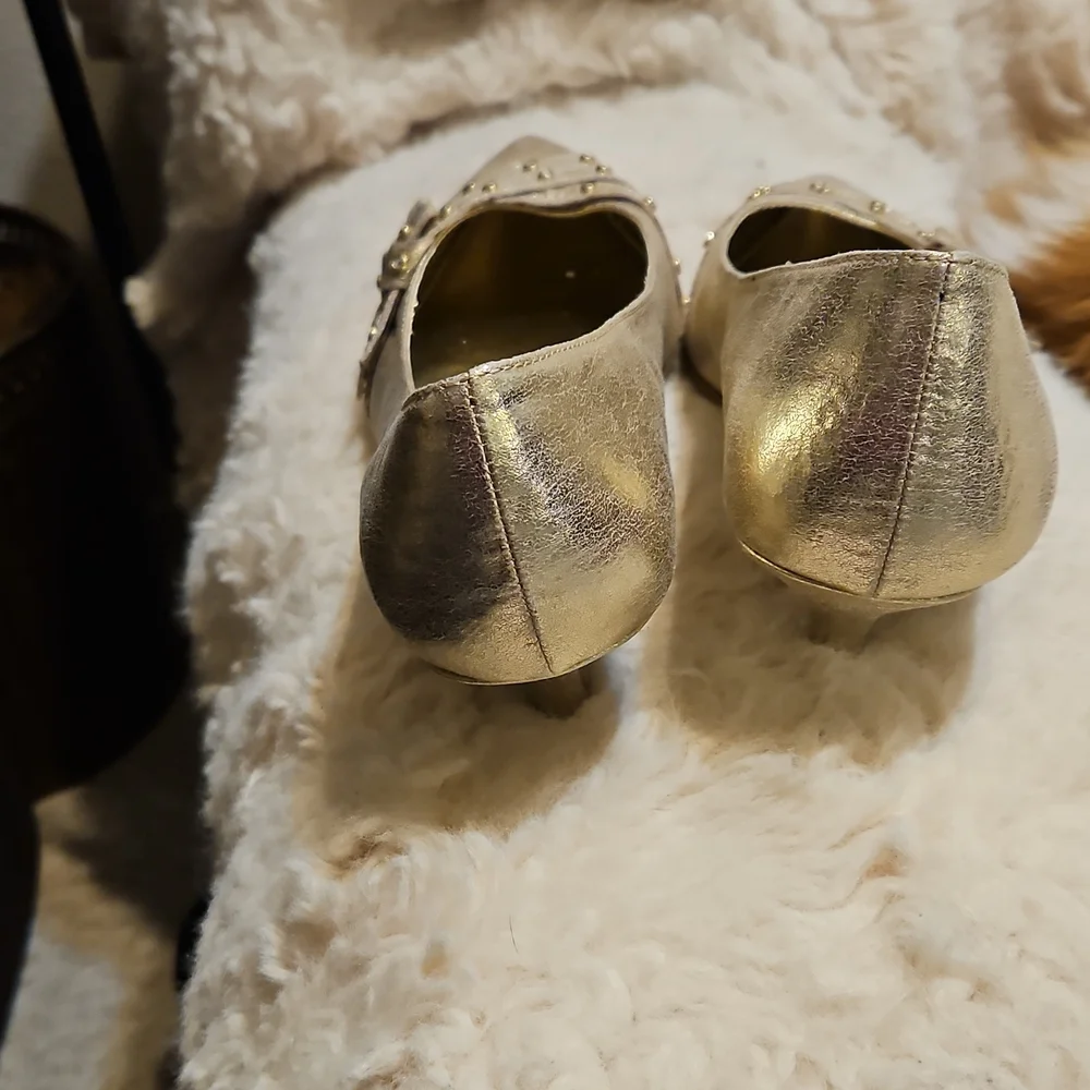 Kathy Van Zeeland Metallic Gold Heels - Picture 5 of 12